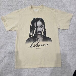 Game Changer Rihanna Big Faces Short Sleeve T-Shirt Off White Sz M Pre-owned